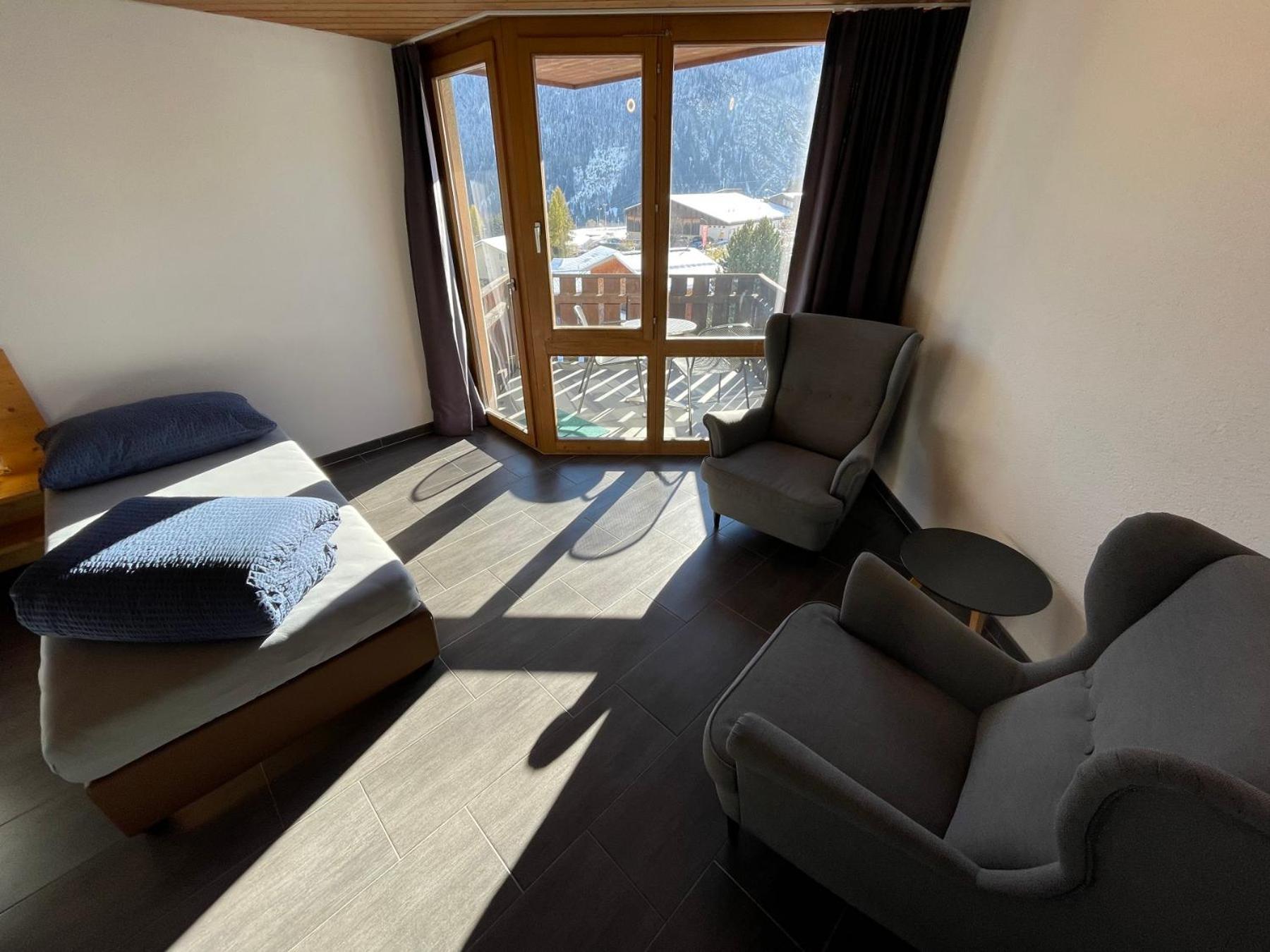 Catrina Hotel Disentis Room photo
