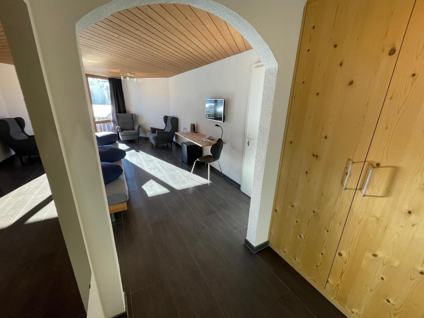 Catrina Hotel Disentis Room photo