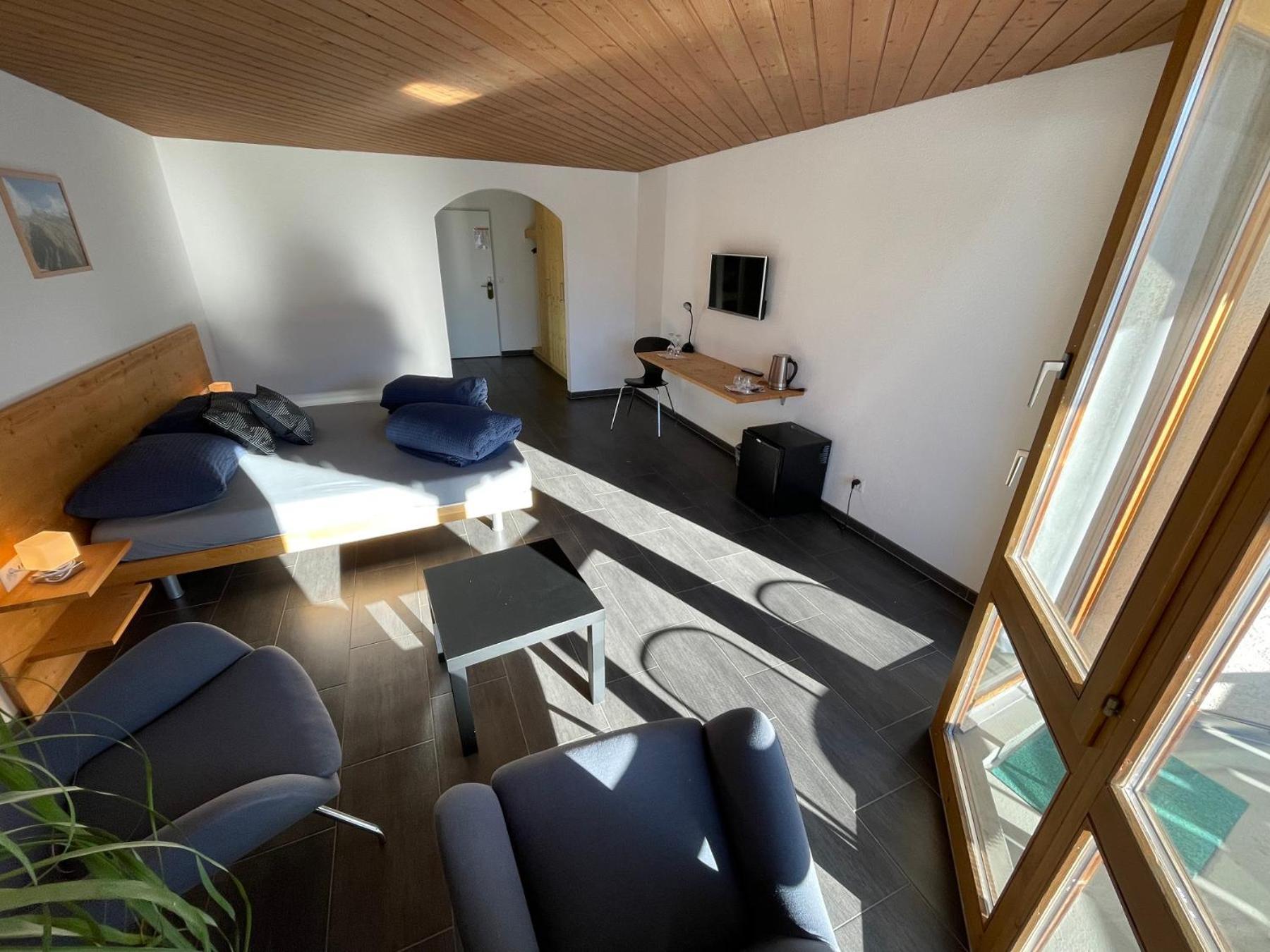 Catrina Hotel Disentis Room photo